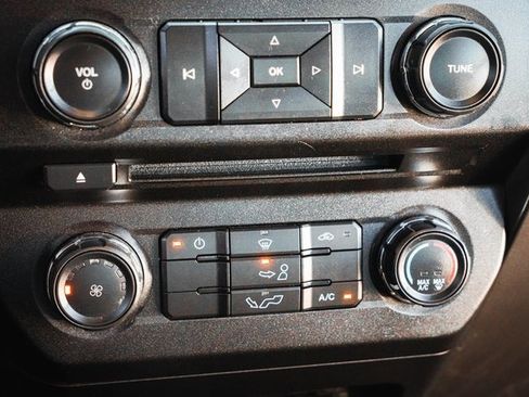 Used 2017 Ford F150 XLT image 25