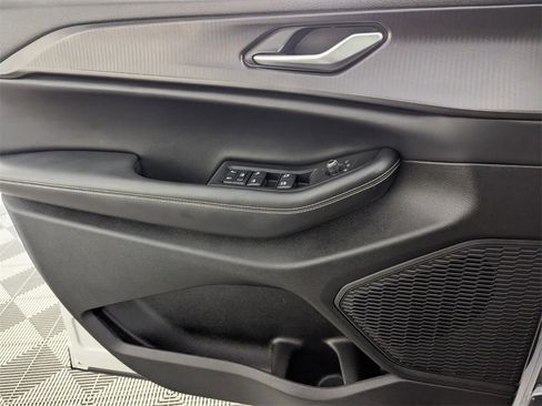 Certified 2023 Jeep Grand Cherokee Altitude image 27