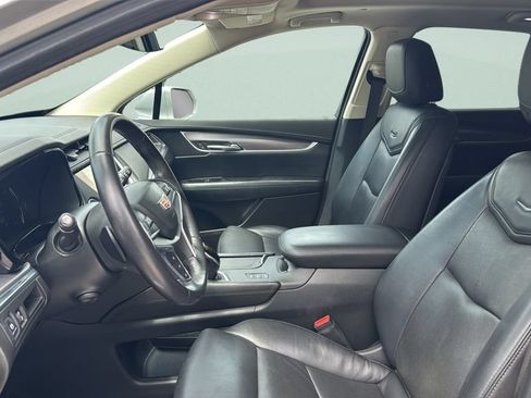 Used 2018 Cadillac XT5 Premium Luxury AWD/4WD image 9