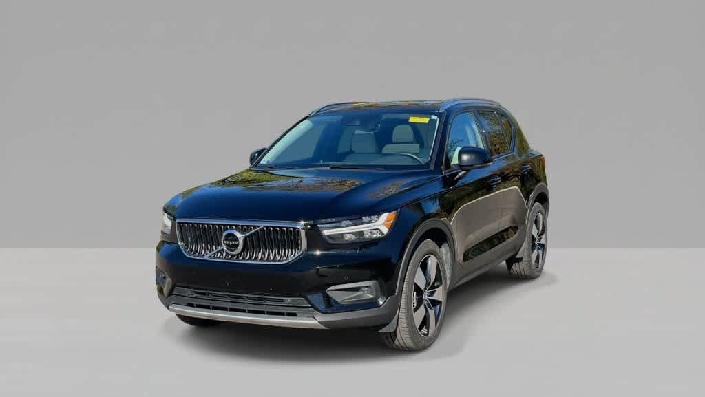 Used 2022 Volvo XC40 T5 Momentum w/ Premium Package AWD/4WD image 4