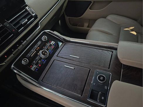 Used 2022 Lincoln Navigator Reserve AWD/4WD image 20