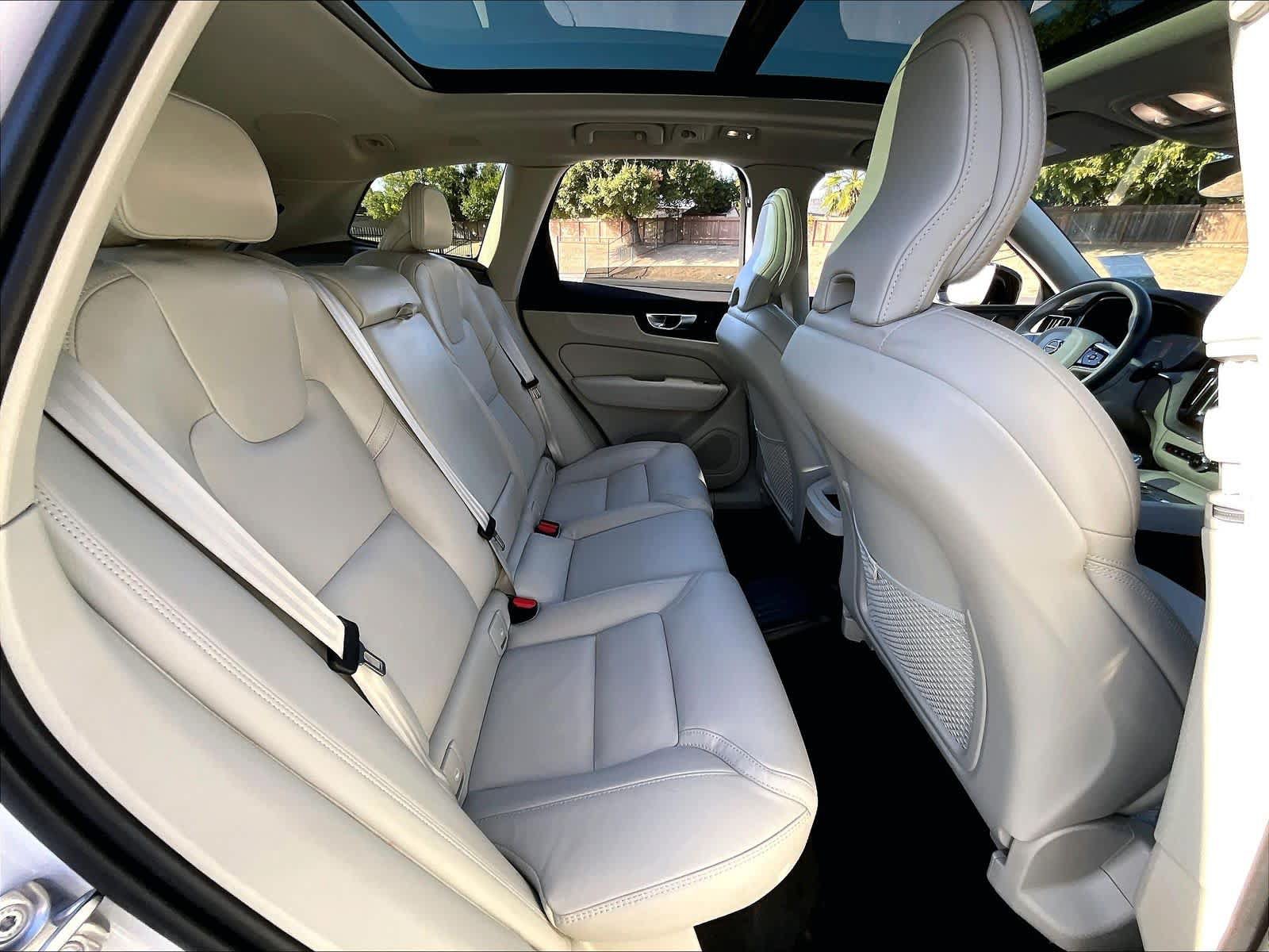 Used 2024 Volvo XC60 T8 Ultimate w/ Protection Package Premier AWD/4WD image 31