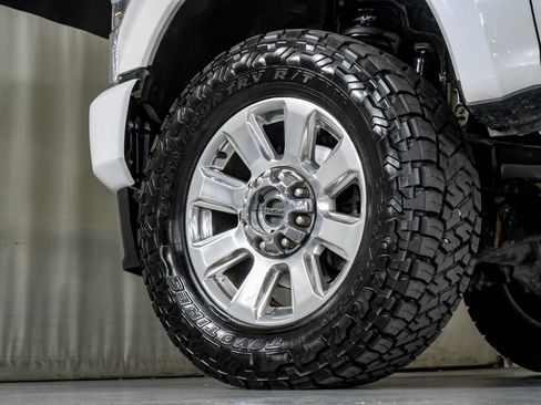 Used 2021 Ford F250 Platinum w/ FX4 Off-Road Package image 57