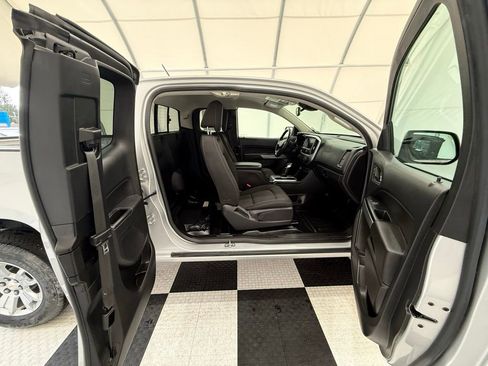 Used 2022 Chevrolet Colorado LT w/ Fleet Safety Package image 24