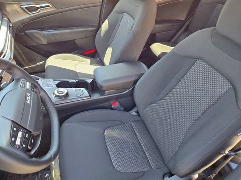 New 2026 Kia Sportage LX FWD image 17