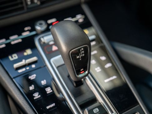 Used 2022 Porsche Cayenne image 22