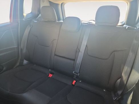 Used 2018 Jeep Renegade Altitude image 13