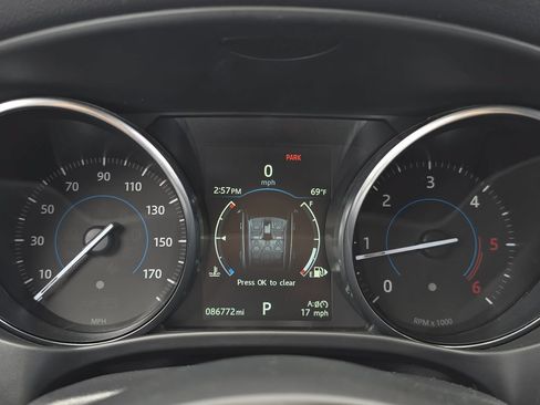 Used 2017 Jaguar F-PACE Premium AWD/4WD image 22
