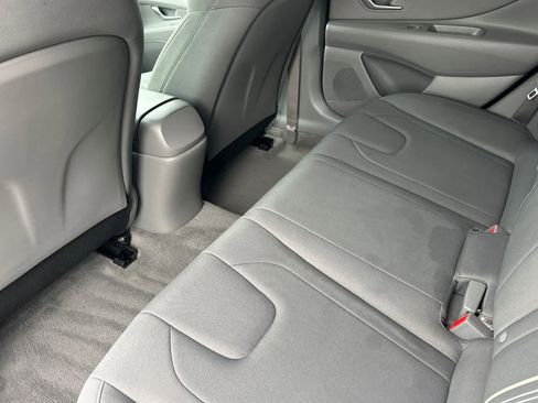 Used 2023 Hyundai Elantra SEL w/ Convenience Package image 4