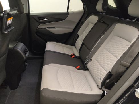 Used 2020 Chevrolet Equinox LS w/ LPO, Cargo Package AWD/4WD image 18