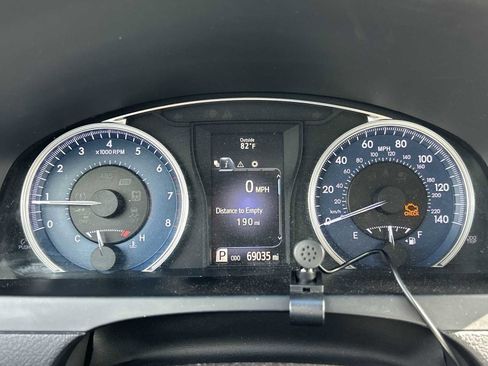 Used 2016 Toyota Camry LE FWD image 10