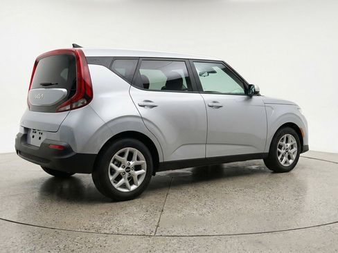 Used 2025 Kia Soul LX w/ LX Technology Package FWD image 9