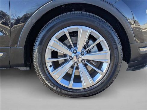 Used 2019 Ford Explorer Limited w/ Class III Trailer Tow Package image 23