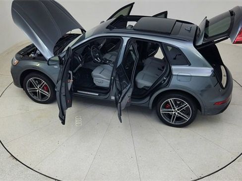 Used 2024 Audi Q5 e Prestige w/ Prestige Package image 91