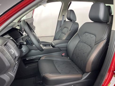 New 2026 Nissan Pathfinder Platinum image 18