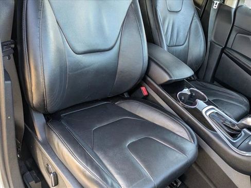 Used 2015 Ford Edge Titanium image 19