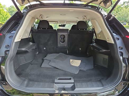 Certified 2019 Nissan Rogue SV w/ Premium Package AWD/4WD image 29