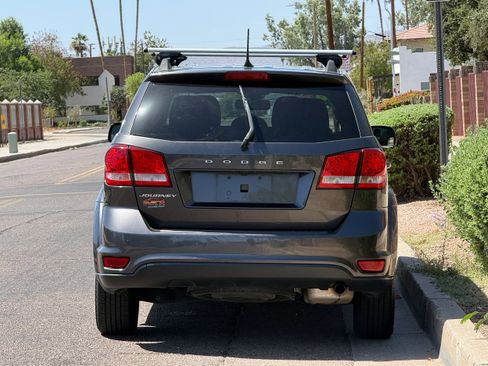 Used 2019 Dodge Journey SE w/ Premium Group FWD image 5