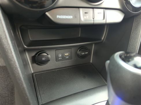 Used 2020 Hyundai Kona SE image 31