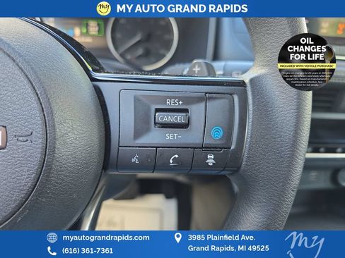 Used 2023 Nissan Rogue SV AWD/4WD image 16