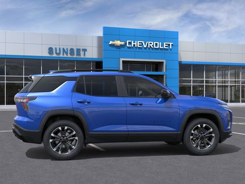 New 2026 Chevrolet Equinox RS w/ Convenience Package III FWD image 5