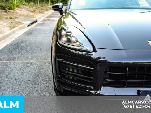 Used 2022 Porsche Cayenne GTS AWD/4WD image 11