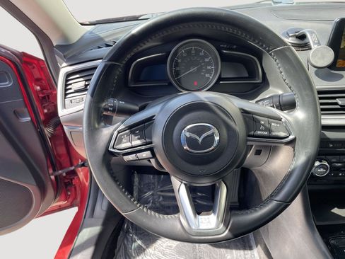 Used 2018 MAZDA MAZDA3 Touring image 2