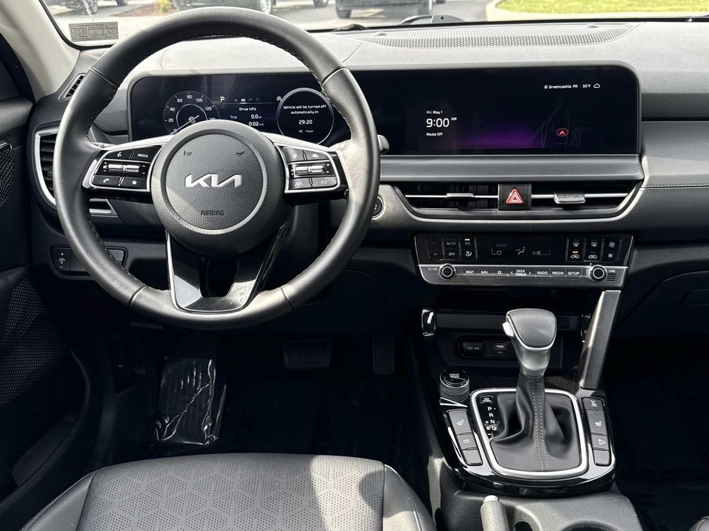 Used 2024 Kia Seltos EX AWD/4WD image 3