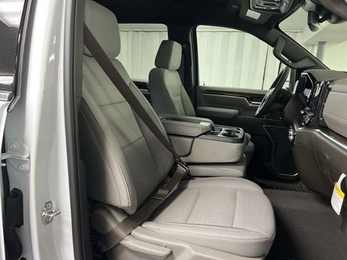 New 2026 GMC Sierra 3500 SLE w/ Preferred Package AWD/4WD image 27