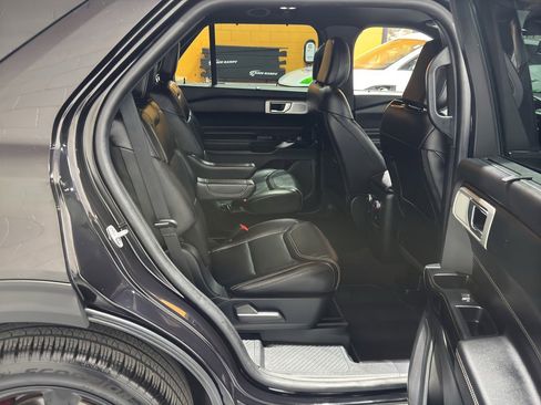 Used 2022 Ford Explorer ST w/ ST Street Pack image 20