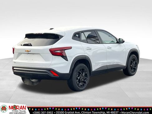 Certified 2024 Chevrolet Trax LS w/ LS Convenience Package image 5