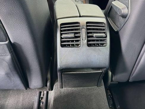 Used 2013 Mercedes-Benz C 300 4MATIC Sedan image 25