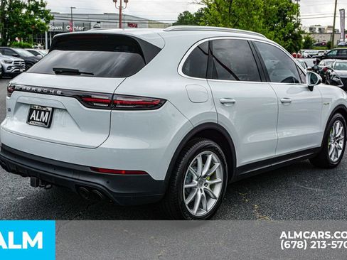 Used 2022 Porsche Cayenne Base image 6