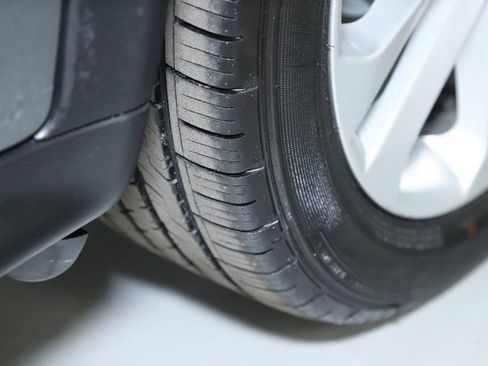 Used 2014 Nissan Juke S image 32