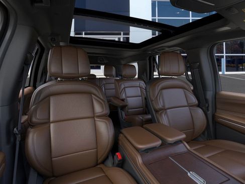 New 2025 Lincoln Navigator Reserve image 10