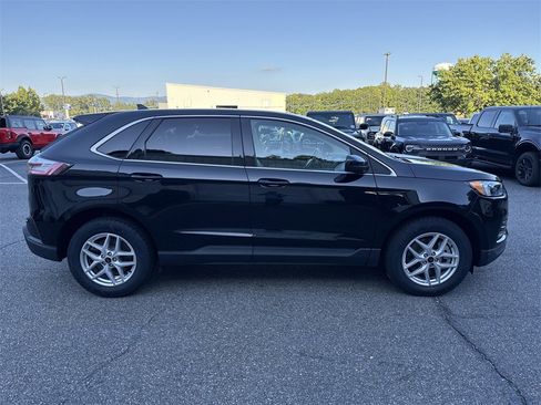 Used 2024 Ford Edge SEL image 8