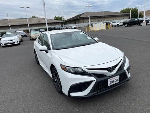 Used 2024 Toyota Camry SE FWD image 2