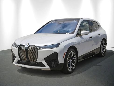 Certified 2024 BMW iX xDrive50 w/ Premium Package AWD/4WD image 3