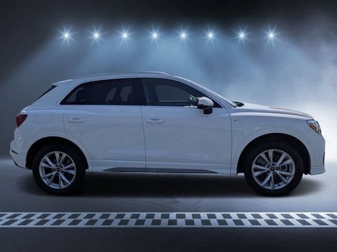Used 2025 Audi Q3 2.0T Premium AWD/4WD image 2