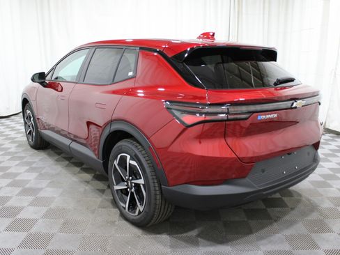 New 2026 Chevrolet Equinox EV LT image 34