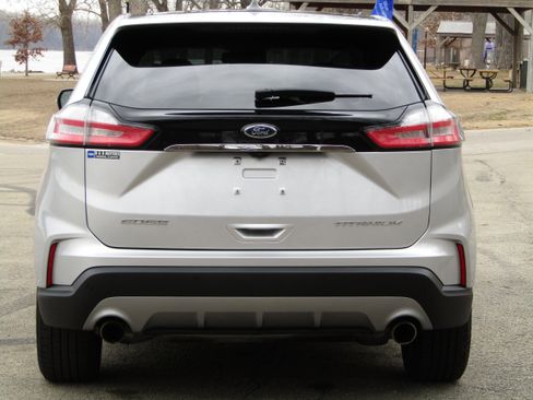 Certified 2019 Ford Edge Titanium w/ Equipment Group 301A image 3