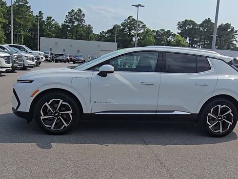 Used 2024 Chevrolet Equinox EV LT image 9