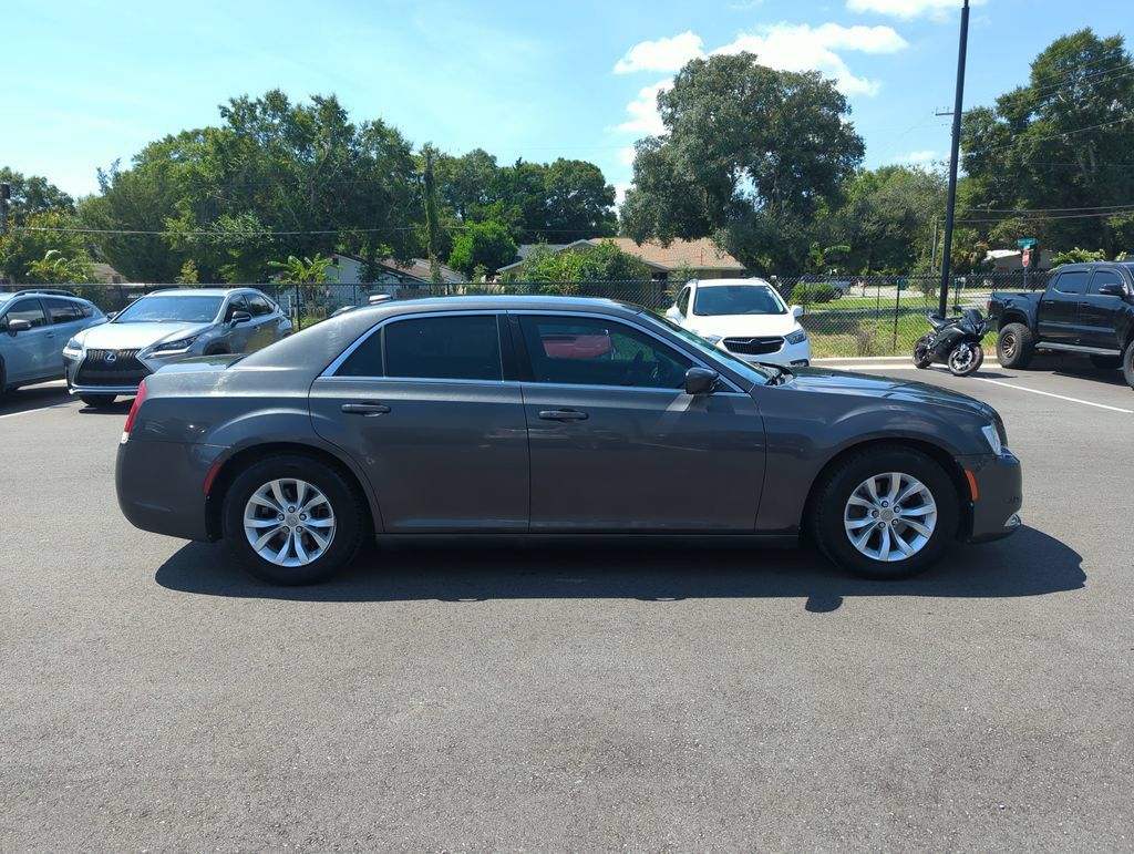 Used 2015 Chrysler 300 Limited RWD image 8