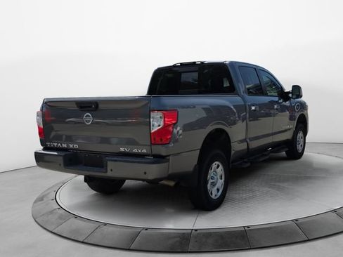 Used 2021 Nissan Titan SV AWD/4WD image 5