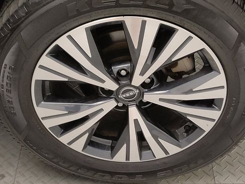 Used 2023 Nissan Rogue SV image 31