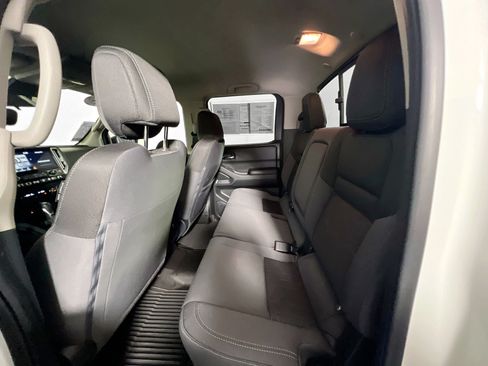 Used 2025 Nissan Frontier SV w/ SV Convenience Package AWD/4WD image 28