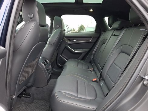 Used 2026 Jaguar F-PACE R-Dynamic S AWD/4WD image 10