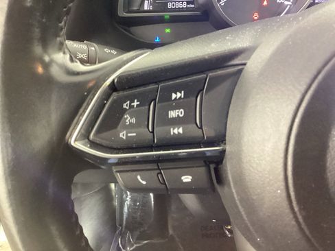 Used 2018 MAZDA MAZDA3 Touring image 21