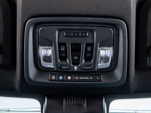 Used 2024 Chevrolet Silverado 2500 High Country w/ High Country Premium Package AWD/4WD image 29