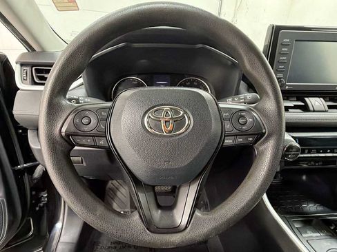 Certified 2021 Toyota RAV4 LE AWD/4WD image 16